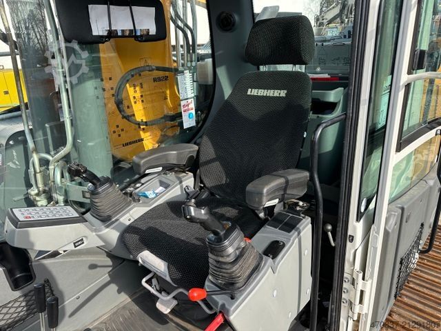 Chain excavator LIEBHERR R922 LC / MultiUser / Böschungsbagger