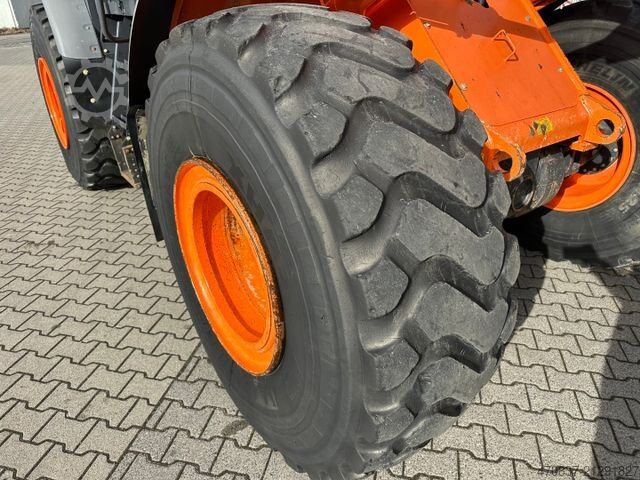 Wiellader HITACHI ZW250-5B / Waage