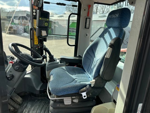 Wiellader HITACHI ZW250-5B / Waage