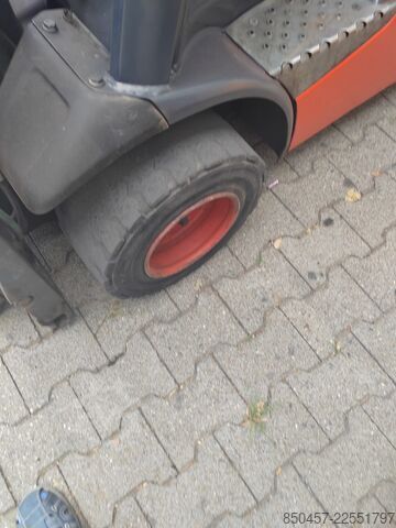 Dizel viljuškari Linde H18D