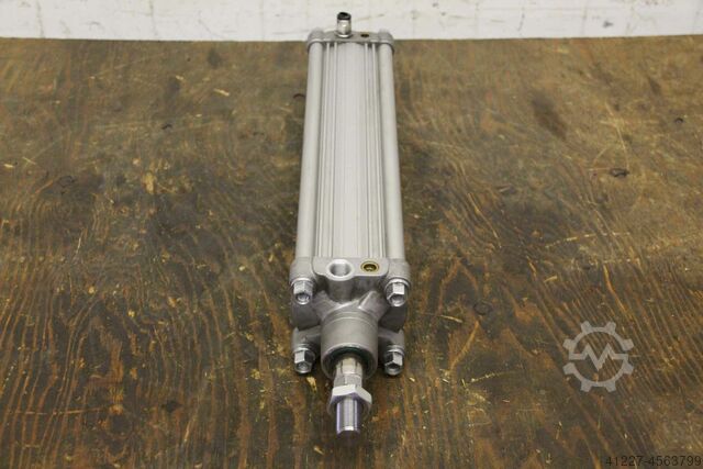 Cylindry pneumatyczne Rexroth 0 822 124 009