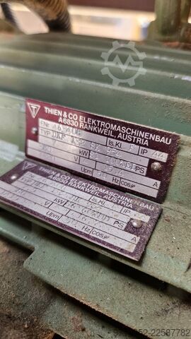 čtyřhřídelový drtič Untha RS30