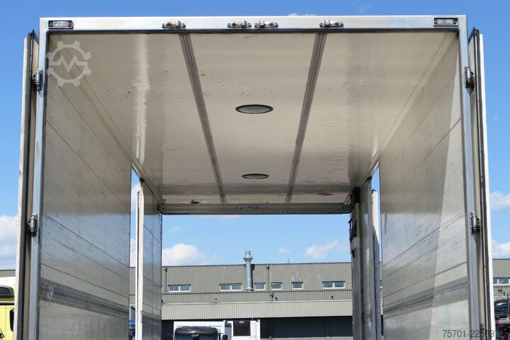 Remorcă carosată ACKERMANN-FRUEHAUF A 18 Koffer 43m³ Durchladesystem
