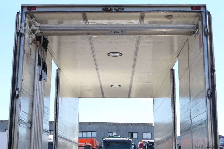 Remorcă carosată ACKERMANN-FRUEHAUF A 18 Koffer 43m³ Durchladesystem