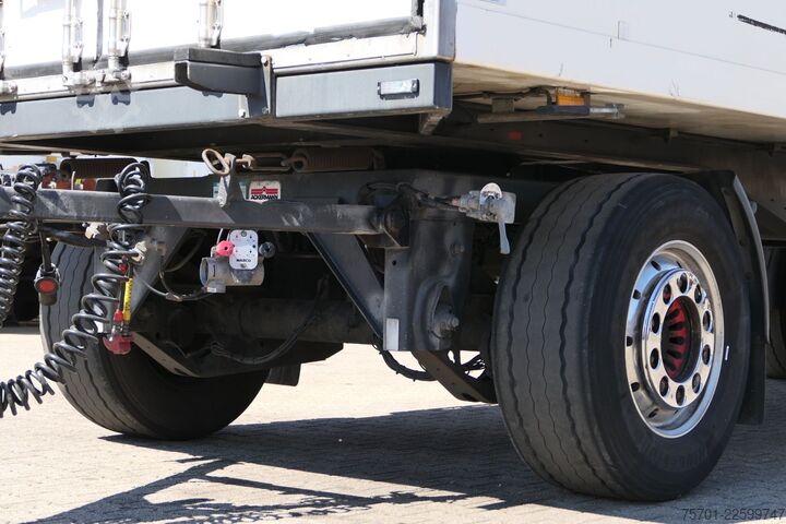 Remorcă carosată ACKERMANN-FRUEHAUF A 18 Koffer 43m³ Durchladesystem