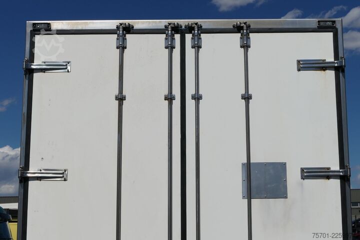 Remorcă carosată ACKERMANN-FRUEHAUF A 18 Koffer 43m³ Durchladesystem