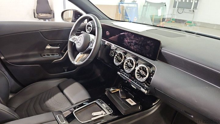 Furgon MERCEDES-BENZ A 180 d Progressive/KEYLESS-GO/360°Kamera/AHK