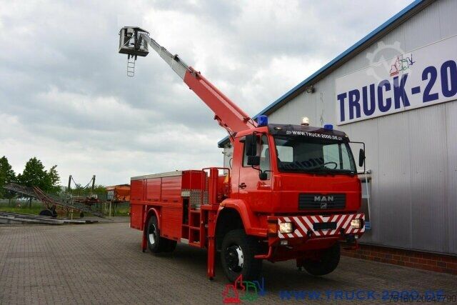 Speciale doeleinden vrachtwagen MAN 18.280 4x4 25m Höhe Montage-Dach-Solar nur22TKM