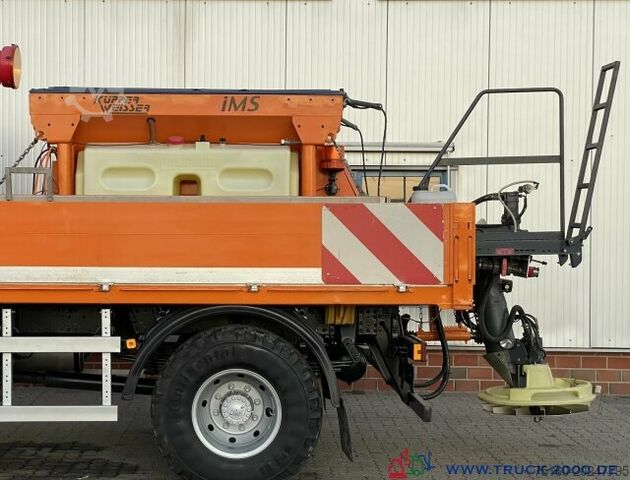 Aangepaste bestelwagen Küpper-Weisser 2m3 Winter Feucht Salzstreuer Außenradantrieb