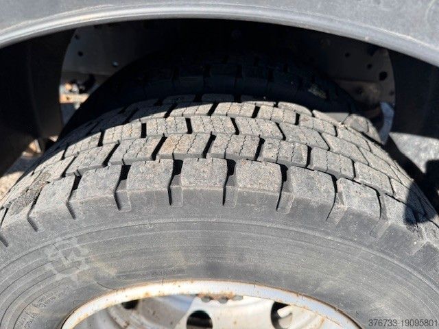 Vrachtwagen met bakwagen IVECO ML75E16/P E6 RS 3690 Koffer LBW nur 43TKM