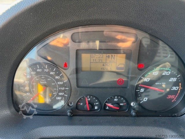 Vrachtwagen met bakwagen IVECO ML75E16/P E6 RS 3690 Koffer LBW nur 43TKM