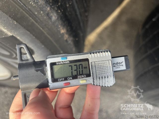 Semi-reboque aberto com lona Schmitz Cargobull Semitrailer Curtainsider Standard