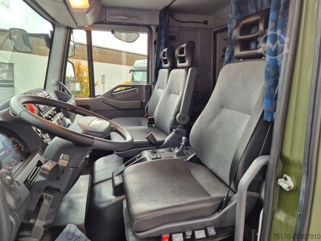 Kamion sa ravnom platformom IVECO Eurocargo ML100E22WM-BW 4x4 Pritsche L-Haus Bett