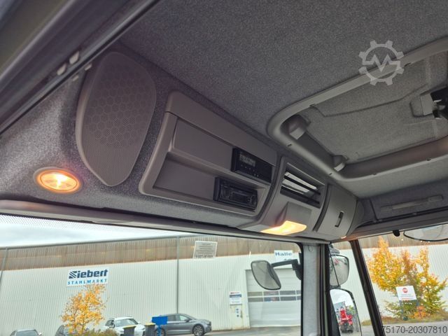 Kamion sa ravnom platformom IVECO Eurocargo ML100E22WM-BW 4x4 Pritsche L-Haus Bett