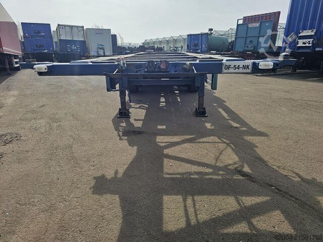 Containervervoer Van Hool 30 foot container chassis | tank container tran...