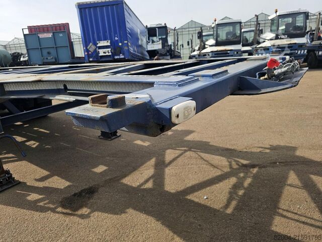 Containervervoer Van Hool 30 foot container chassis | tank container tran...