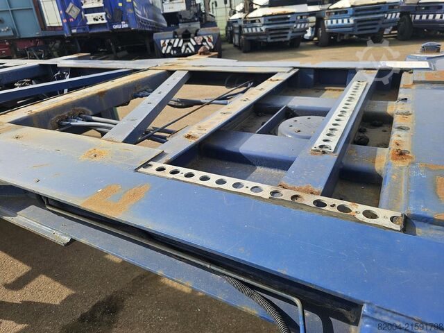 Containervervoer Van Hool 30 foot container chassis | tank container tran...