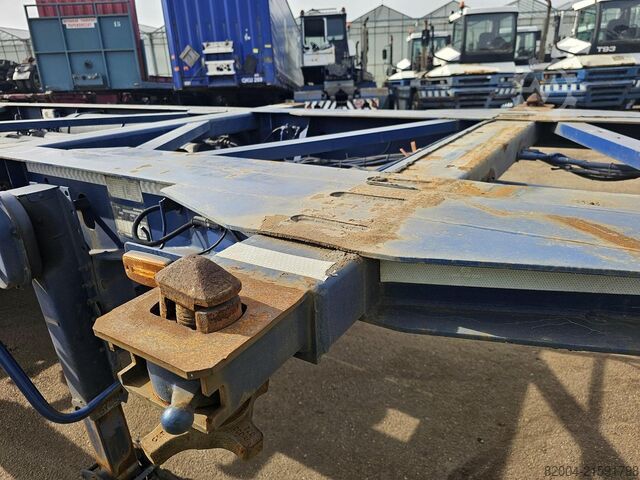 Containervervoer Van Hool 30 foot container chassis | tank container tran...