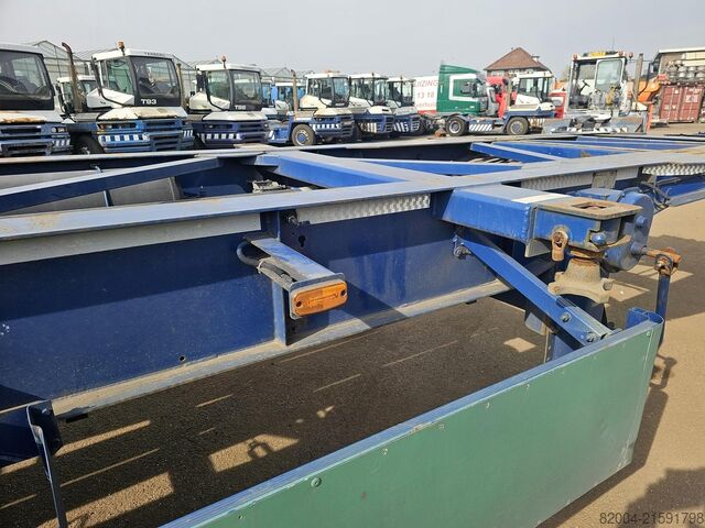 Containervervoer Van Hool 30 foot container chassis | tank container tran...