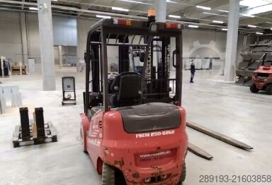 Off-road forklift Manitou ME 425 C 2,5 t Elektro