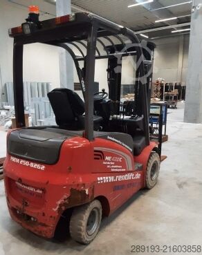 Off-road forklift Manitou ME 425 C 2,5 t Elektro