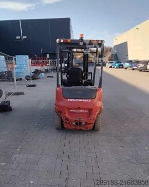Off-road forklift Manitou ME 425 C 2,5 t Elektro