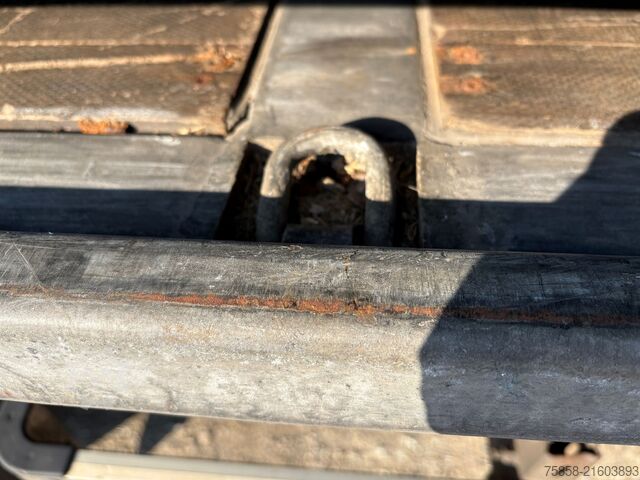 Swap body open x Verzinkte 7,82m BDF Plattform mehrfach