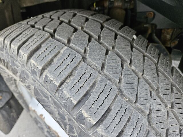 Transporter met koffer Iveco 35 S 18