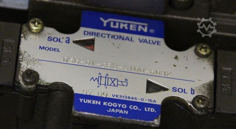 Styrblock med 6 stycken riktningsventiler Yuken MSW-01-X-30 FHCG-02