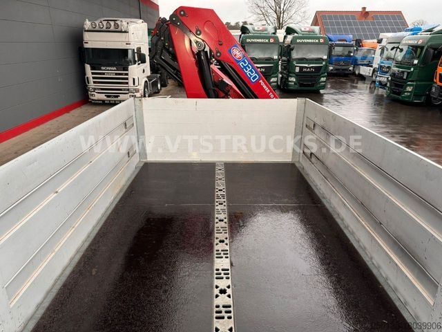 Vrachtauto met open laadbak MERCEDES-BENZ Actros 2545 6x2 Lift-Lenk + HMF2320 Ladekran