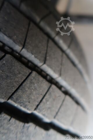 Vrachtwagen met dieplader & dekzeil MAN TGL 8.180 BL Pritsche + Plane