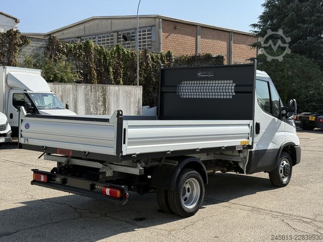 τριαξονικό ανατρεπτικό βαν Iveco daily 35-160