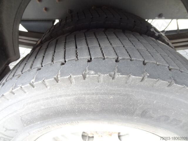 Vrachtwagen met bakwagen Renault D10.210 7m Koffer