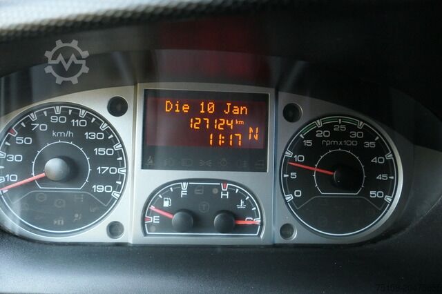 Vrachtwagen met bakwagen iveco Daily 35 S11 C30C AUTOMATIK KAMERA MAXI Regale DURCHGANG