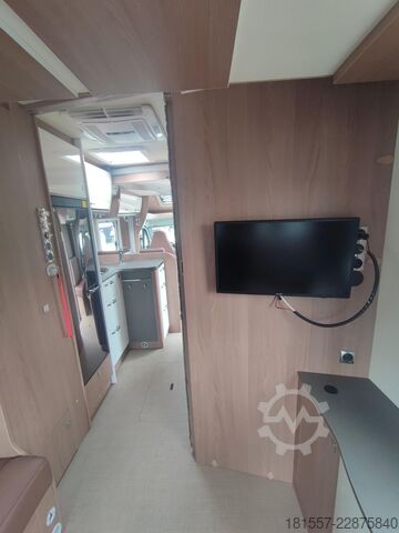 Autorulotă semi-integrată BÜRSTNER Lyseo TD 744