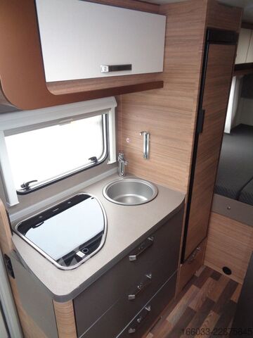 Autorulotă semi-integrată WEINSBERG CaraCompact 600 MF *DuoControl*e. Einstiegstufe*