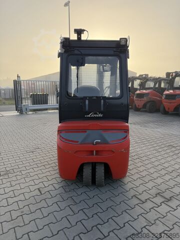 Chariot élévateur électrique à 3 roues Linde E16-02
