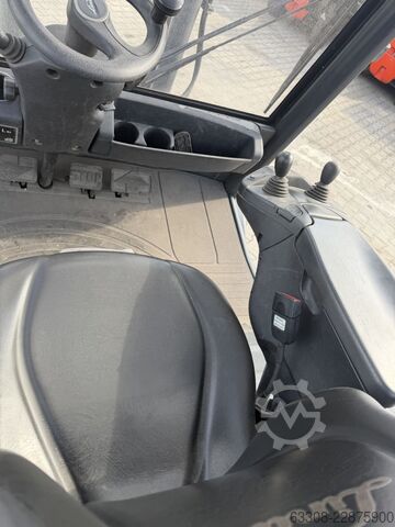 Chariot élévateur à fourche diesel Linde H45D-02