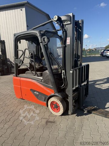 Chariot élévateur électrique à 3 roues Linde E16L-02