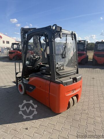 Chariot élévateur électrique à 3 roues Linde E16L-02