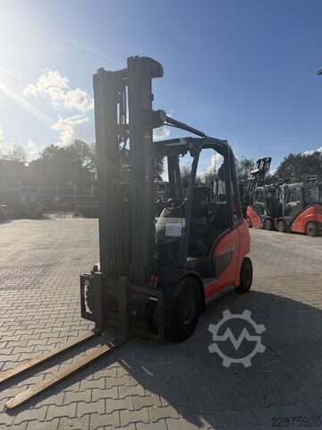 Chariot élévateur à fourche diesel Linde H30D-01/1202