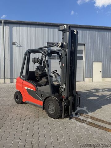 Chariot élévateur à fourche diesel Linde H30D-01/1202