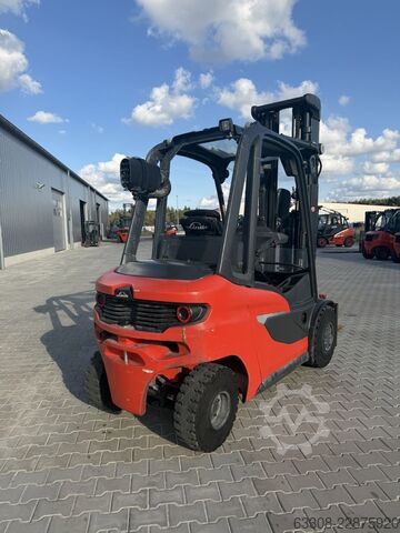 Chariot élévateur à fourche diesel Linde H30D-01/1202