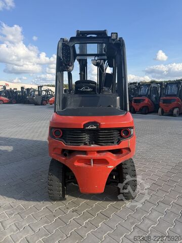 Chariot élévateur à fourche diesel Linde H30D-01/1202