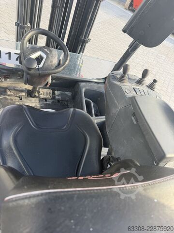 Chariot élévateur à fourche diesel Linde H30D-01/1202