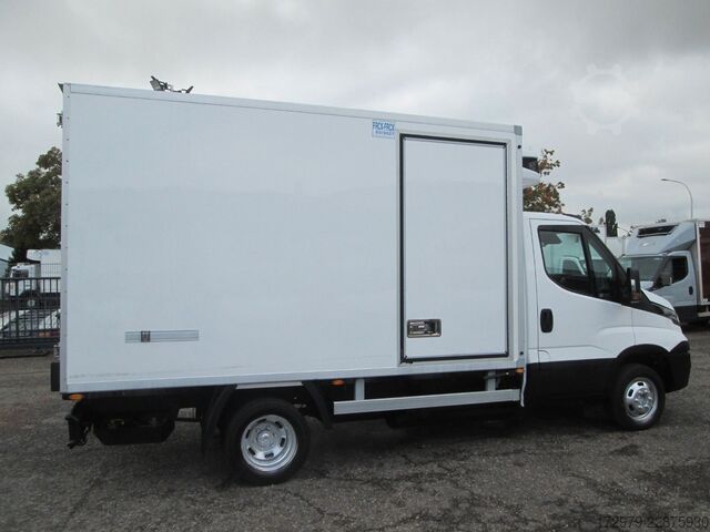 Furgon sa rashladnim sandukom IVECO 40 C14 CNG 3.0 *Maxi 2xCarrier Tiefkühler*Euro6*