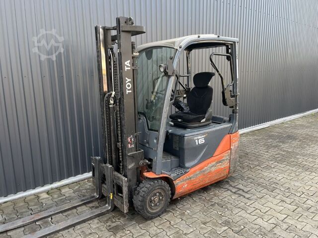 Carrello elevatore elettrico a 3 ruote Toyota 8 FBE16T