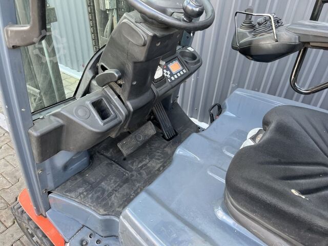 Carrello elevatore elettrico a 3 ruote Toyota 8 FBE16T