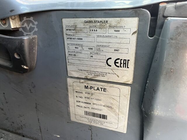 Carrello elevatore elettrico a 3 ruote Toyota 8 FBE16T