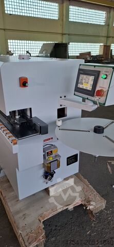 Élfóliázó gép WOODLAND MACHINERY  